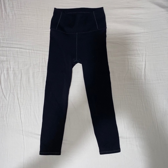 Lululemon Cropped Black Mesh Detail Legging 4 - Picture 3 of 7